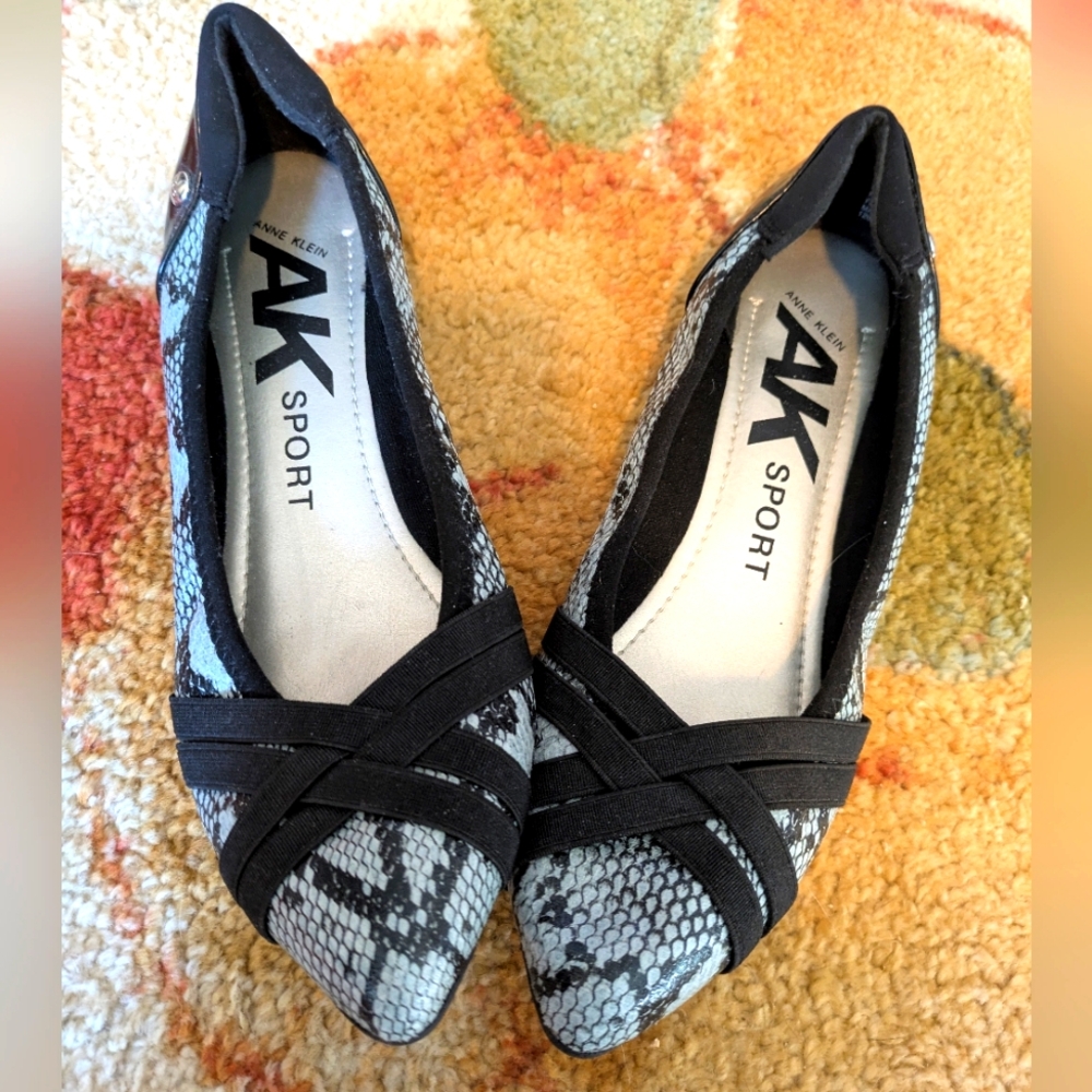 Annie Klein Flats, Women 6